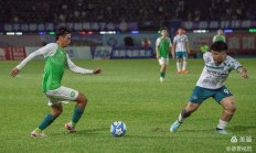 乐鱼体育网页版入口-足球比赛中球员技艺展现引发惊叹