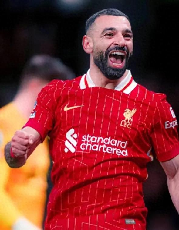 利物浦中场球员福勒在比赛中取得进球 利物浦中场球员福勒在比赛中取得进球