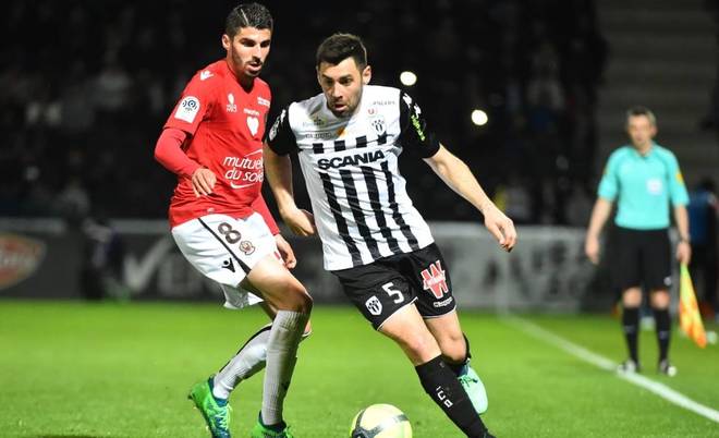 包含里尔客场战平,保持法甲前四位置不变的词条 包含里尔客场战平,保持法甲前四位置不变的词条