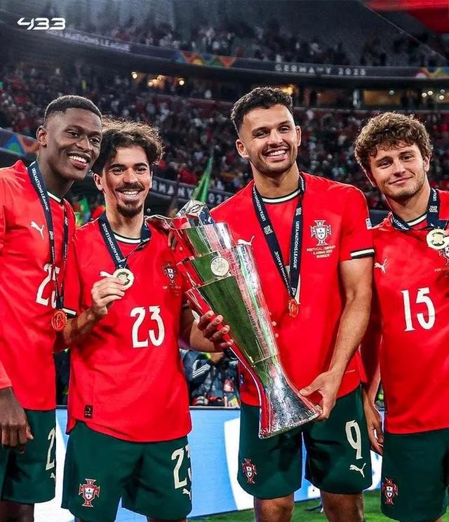 利物浦神助奇兵,英超四强团结晋级 利物浦神助奇兵,英超四强团结晋级