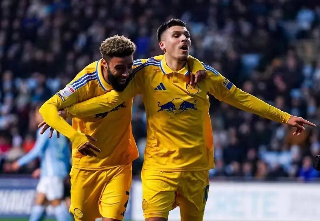 利兹联逆转赫尔城,英冠季中冲冠 利兹联逆转赫尔城,英冠季中冲冠