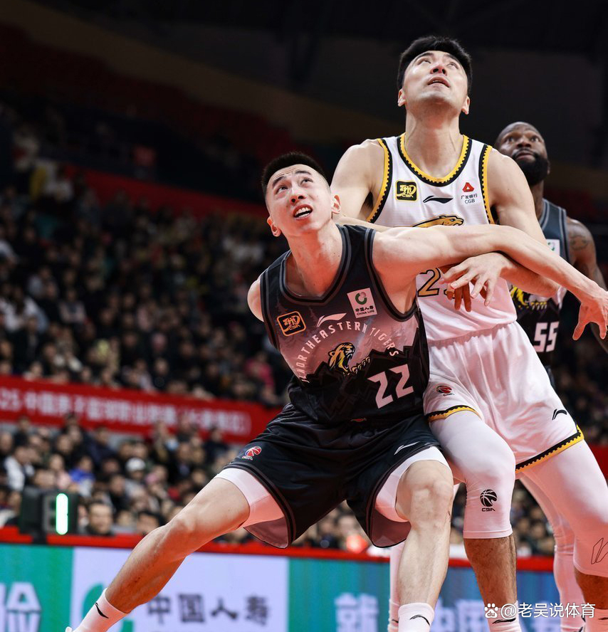 辽宁队大胜上海队，稳固前四位置