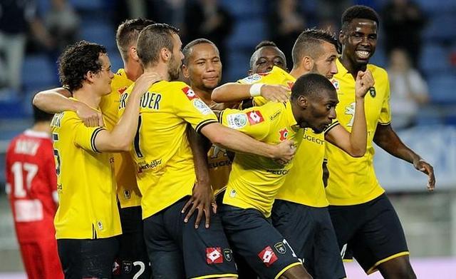 包含圣埃蒂安豪取两连胜，冲上积分榜前列的词条