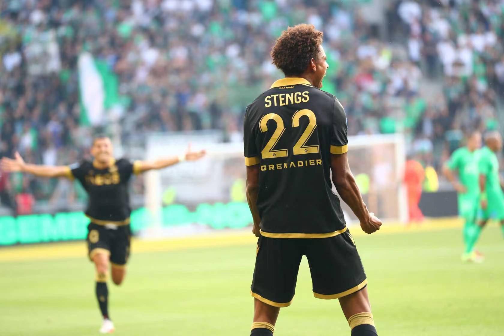 包含圣埃蒂安豪取两连胜，冲上积分榜前列的词条